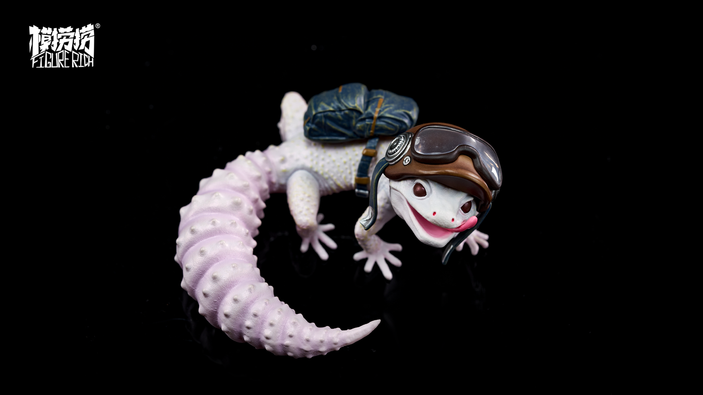 GECKO DAYDREAM SERIES – BANA’s Pilot Dream 1:1 Scale Designer Figure-FRDF001-2(White)