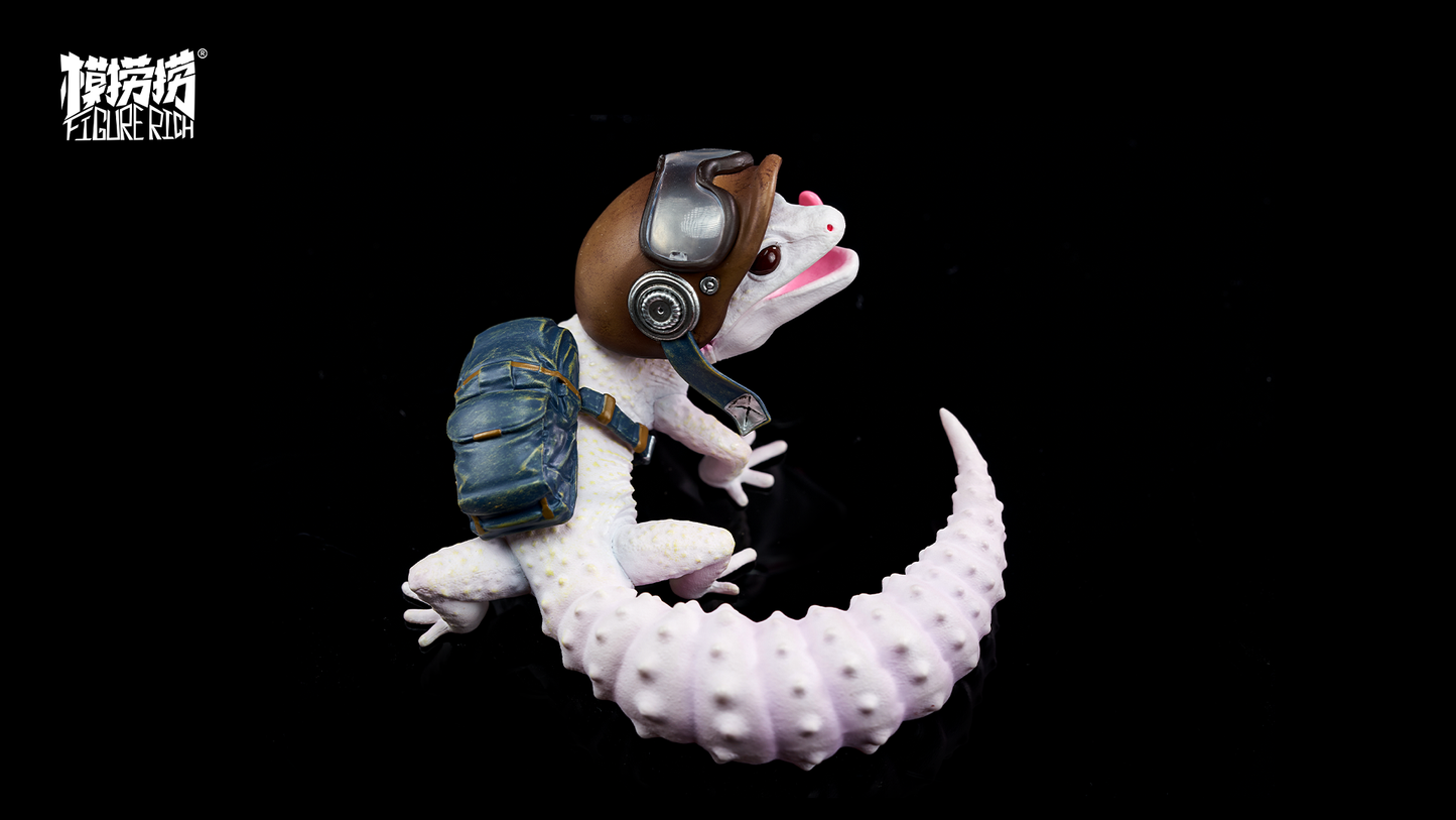 GECKO DAYDREAM SERIES – BANA’s Pilot Dream 1:1 Scale Designer Figure-FRDF001-2(White)